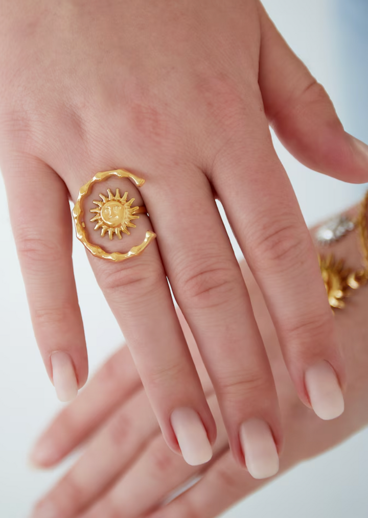 Moon ring - By Liev