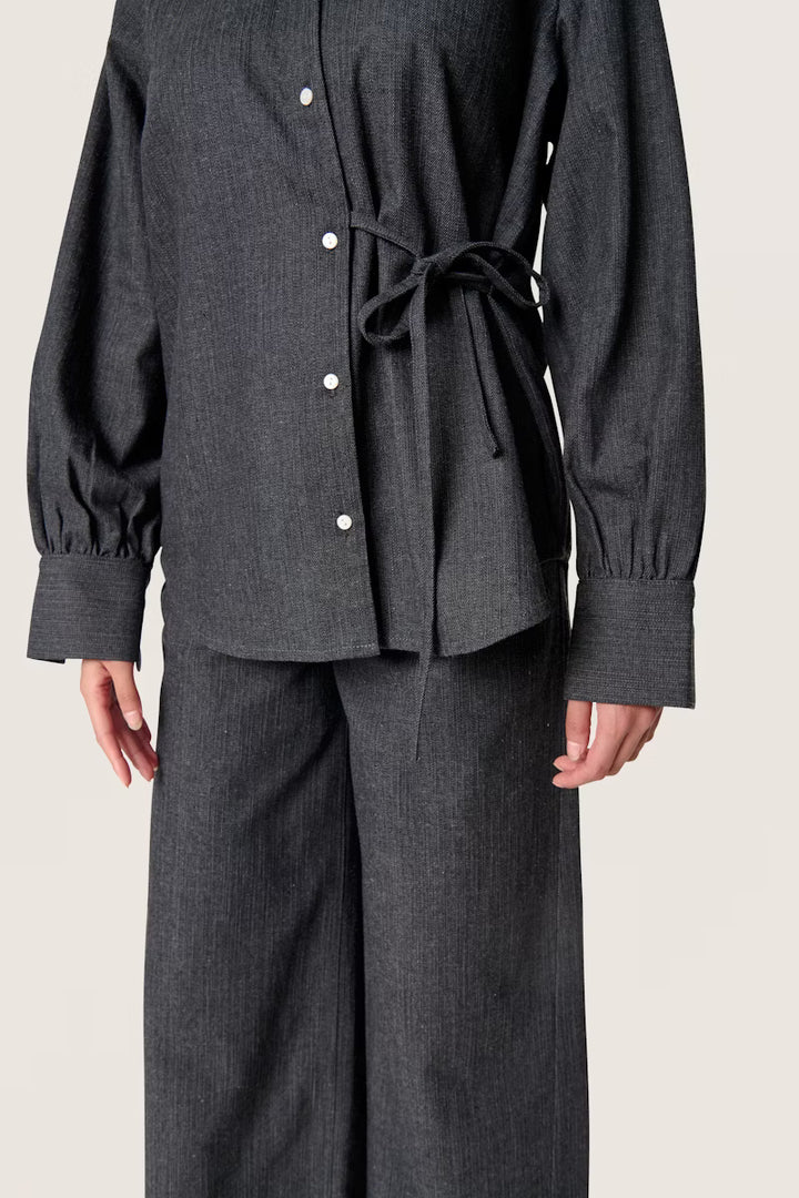Dark Grey Blouse - Soaked - Liev